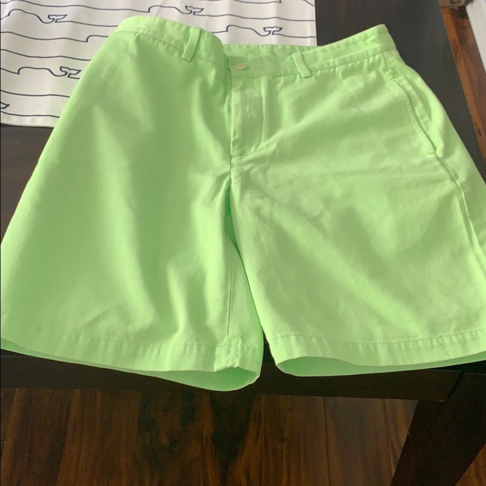 Vineyard Vines 9” Club Short- 32” waist